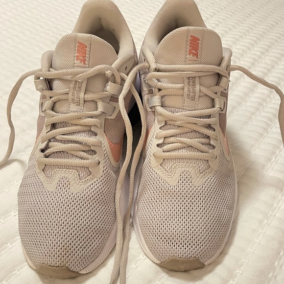 Women’s 8.5 - Nike Running Downshifter - Picture 2 of 5